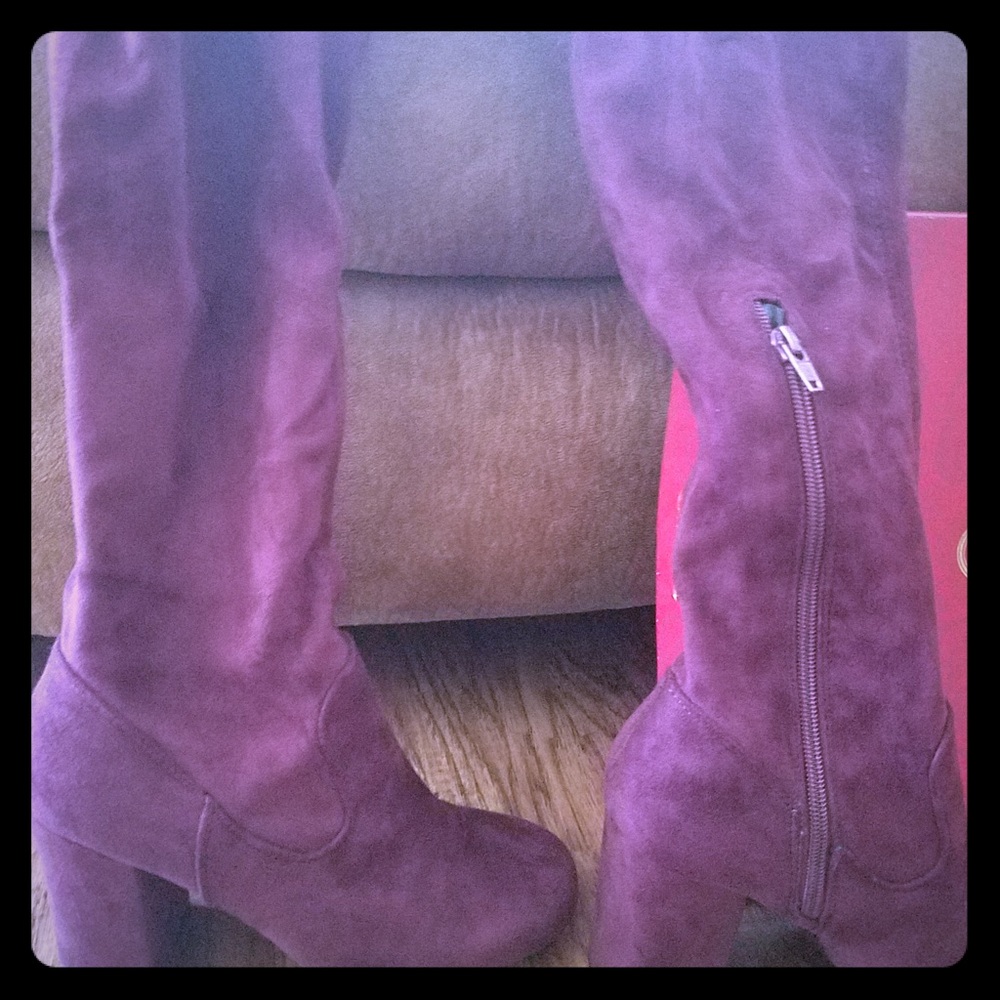 Carlos Santana women thigh boots.